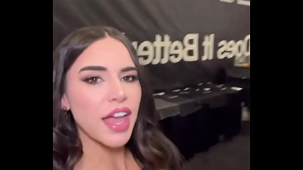 زوجت ابو تنضف غرفه سكس ماما